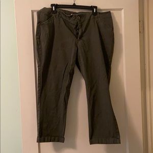 Lee Midrise Fit Capris - green